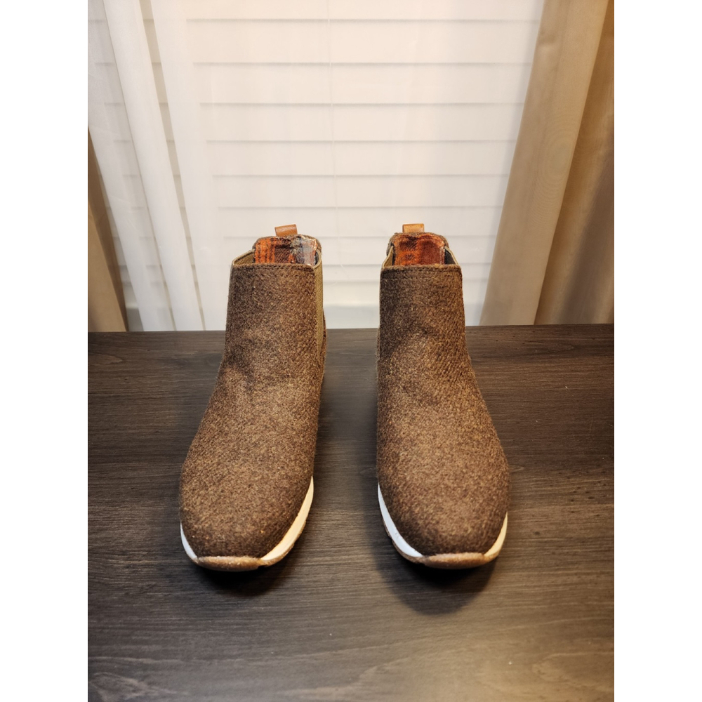 b.o.c Born Women's Chelsea Slip On Sneakers Boots Booties - 8.5 M Brown - Picture 9 of 16